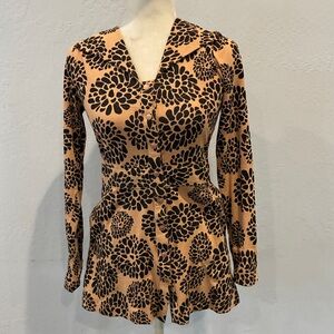 Effie’s Heart Tan and Black Floral Snap Button Top w/ Heart Buttons- Size Small